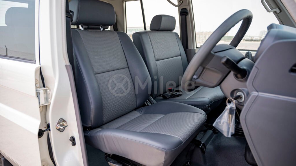 2023-Toyota-Land-Cruiser-LC76-4-10