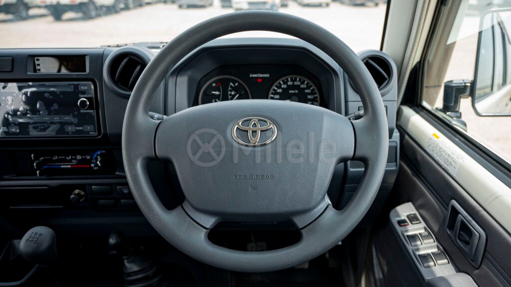 2023-Toyota-Land-Cruiser-LC76-4-19