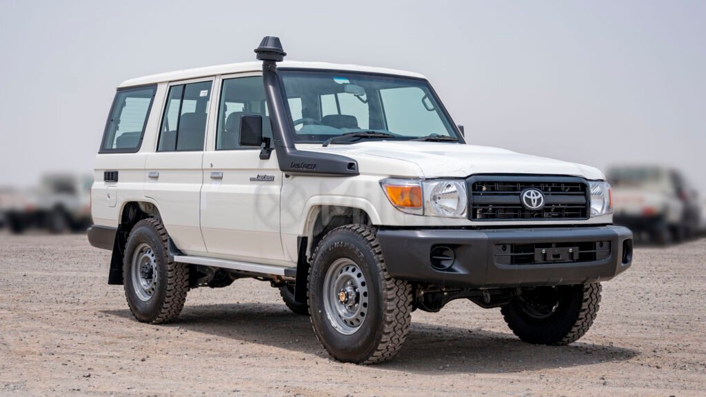 2023-Toyota-Land-Cruiser-LC76-4-35