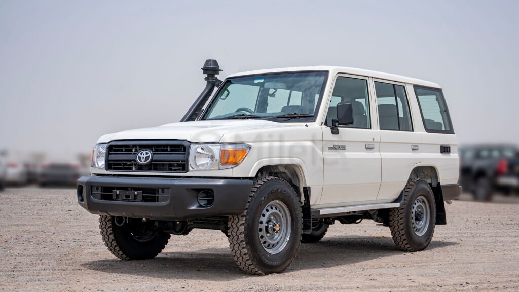 2023-Toyota-Land-Cruiser-LC76-4-44