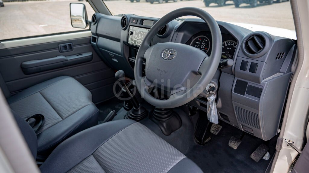 2023-Toyota-Land-Cruiser-LC76-4-5